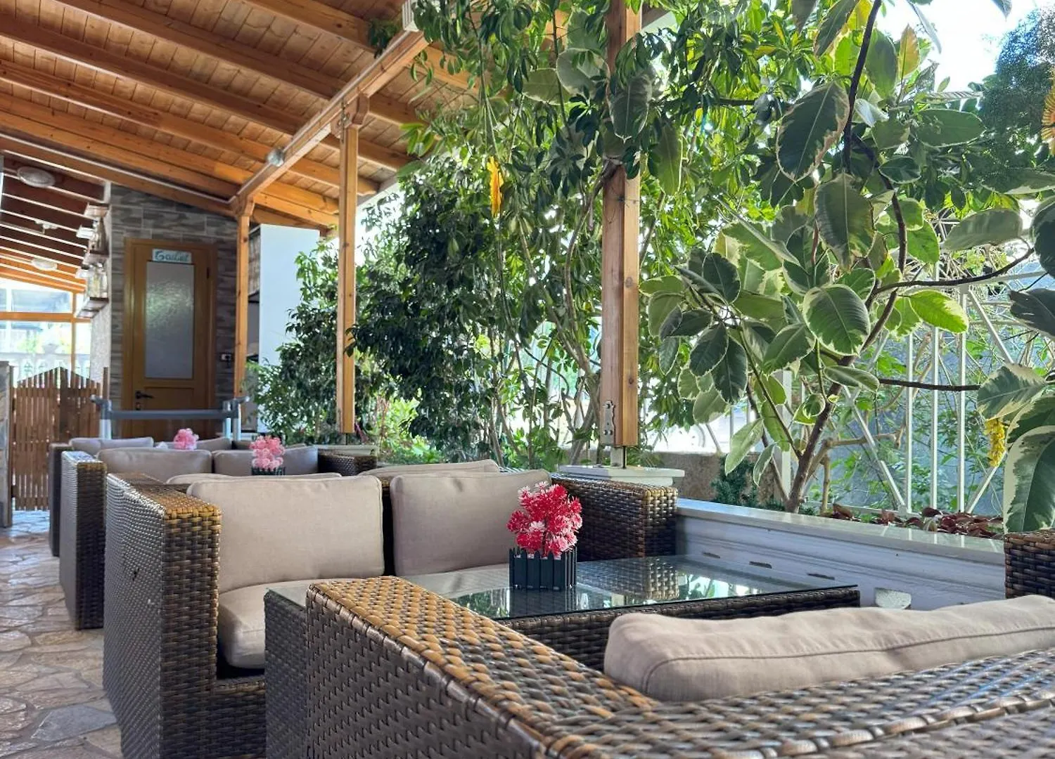 Apartment Garden Villa Veli Ksamil